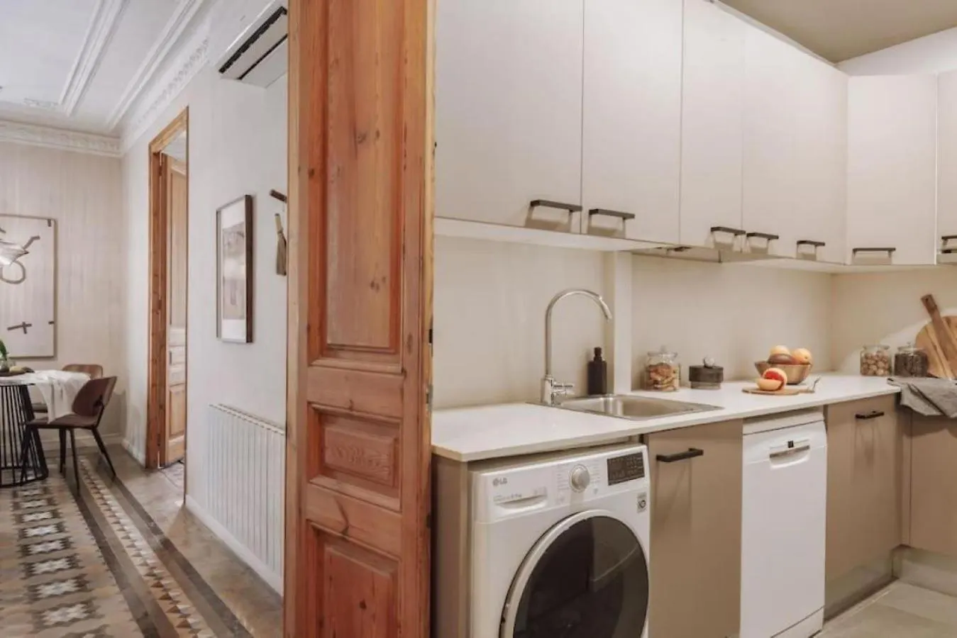 Ulindi - 2 Bedroom With Balcony In Eixample Esquerra Barcelona 0*,  España