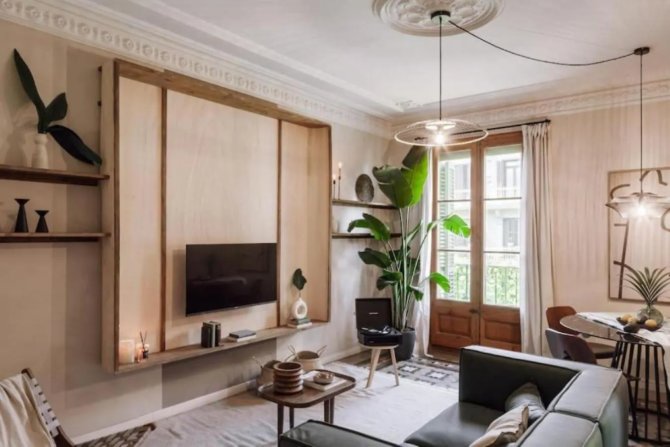 Ulindi - 2 Bedroom With Balcony In Eixample Esquerra Barcelona